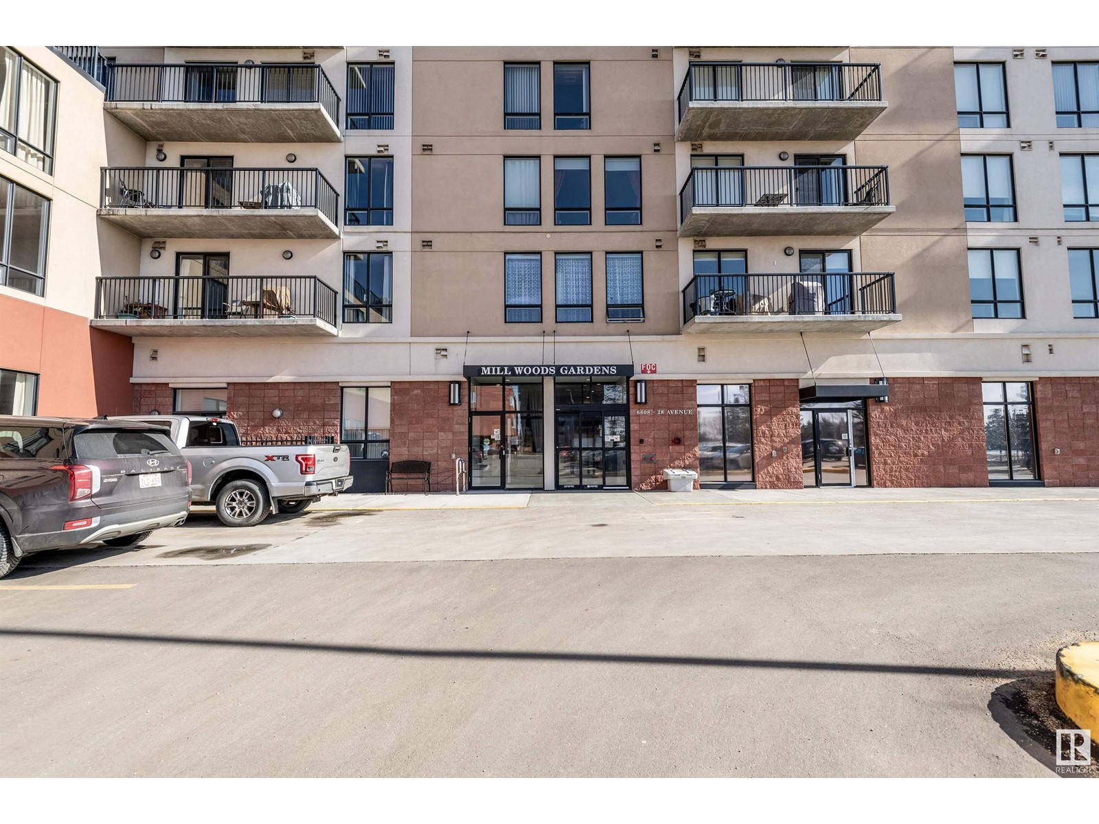 #603 6608 28 AV NW NW
