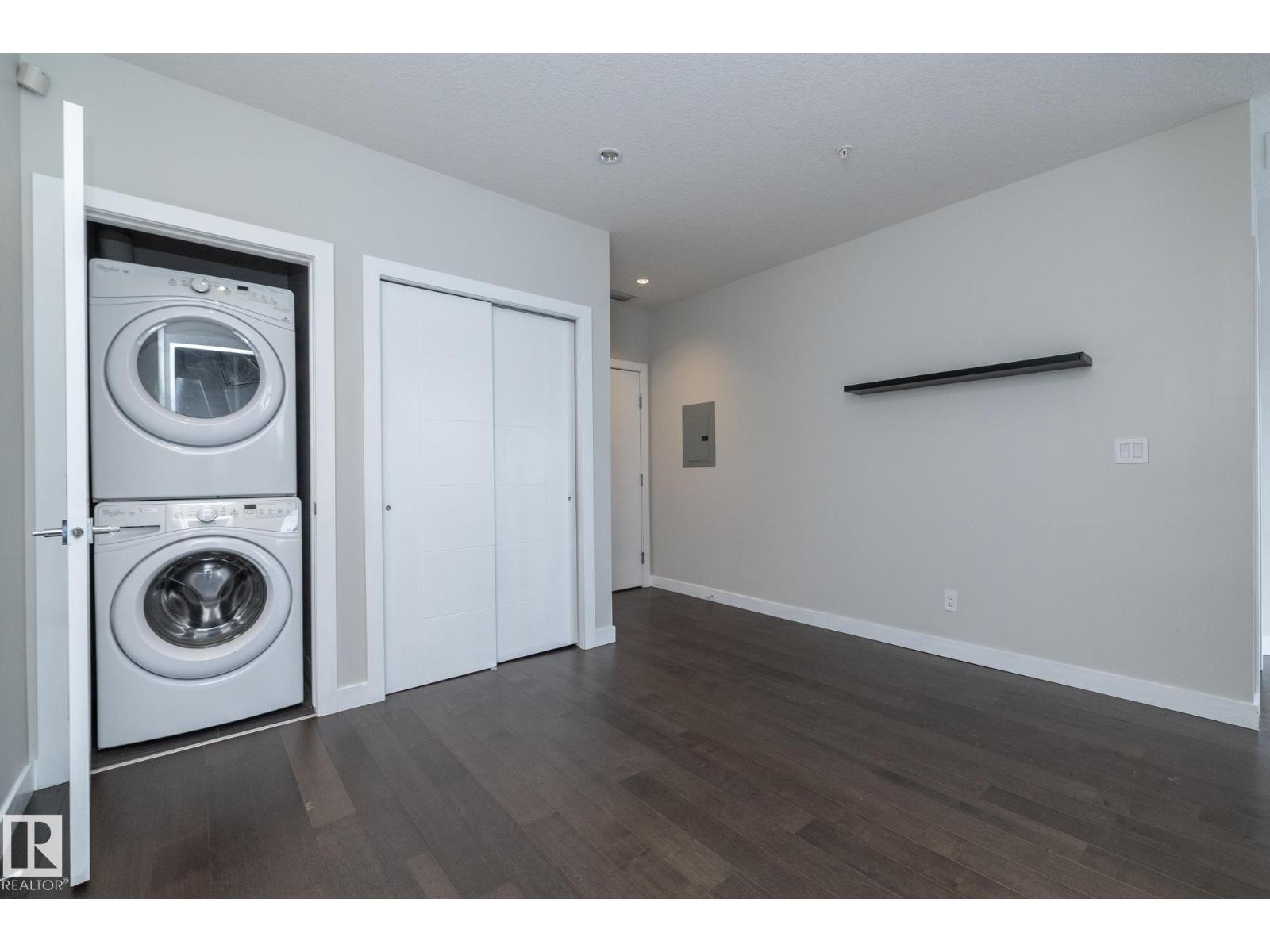 #1201 10238 103 ST NW