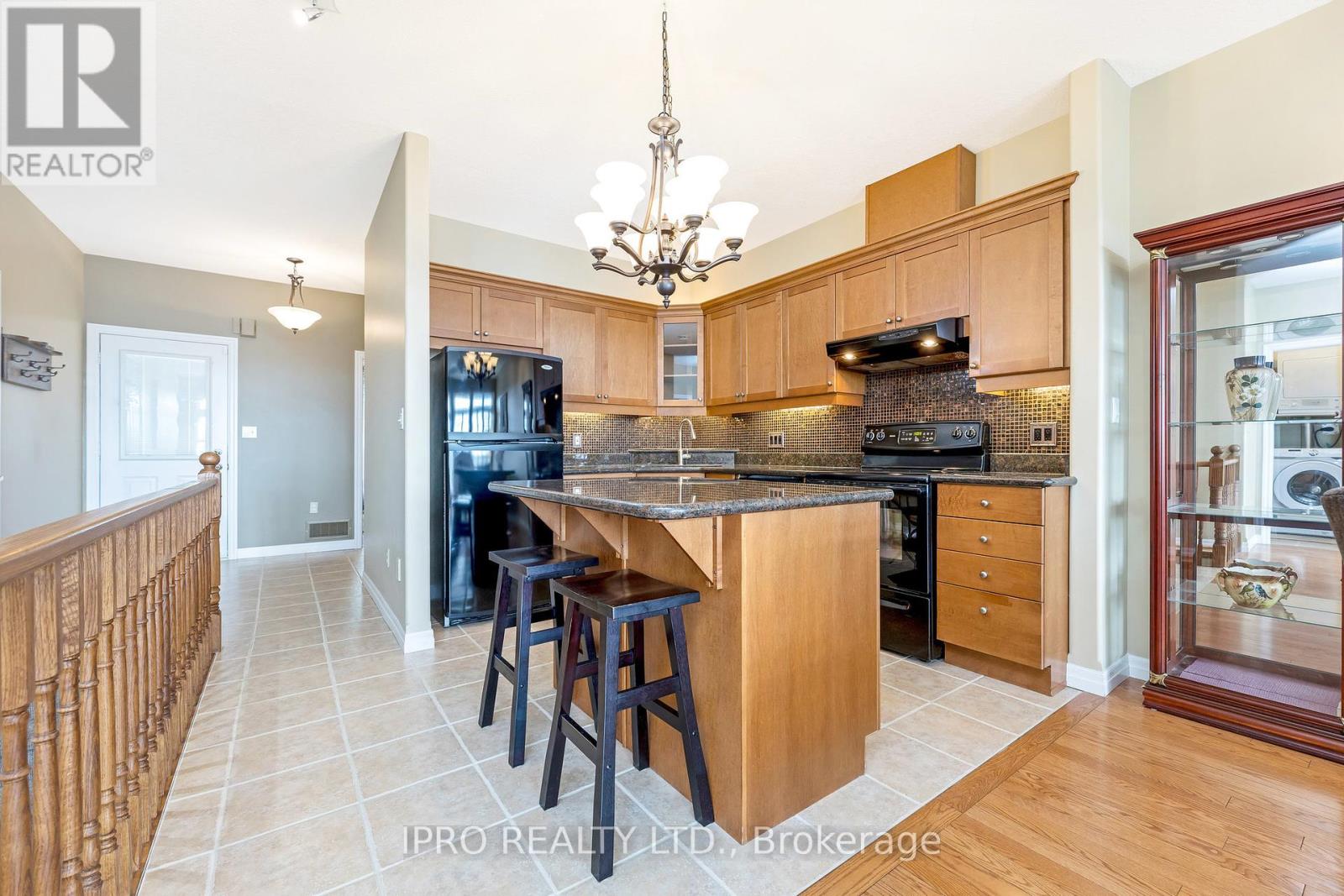 18 - 165 CHANDOS DRIVE