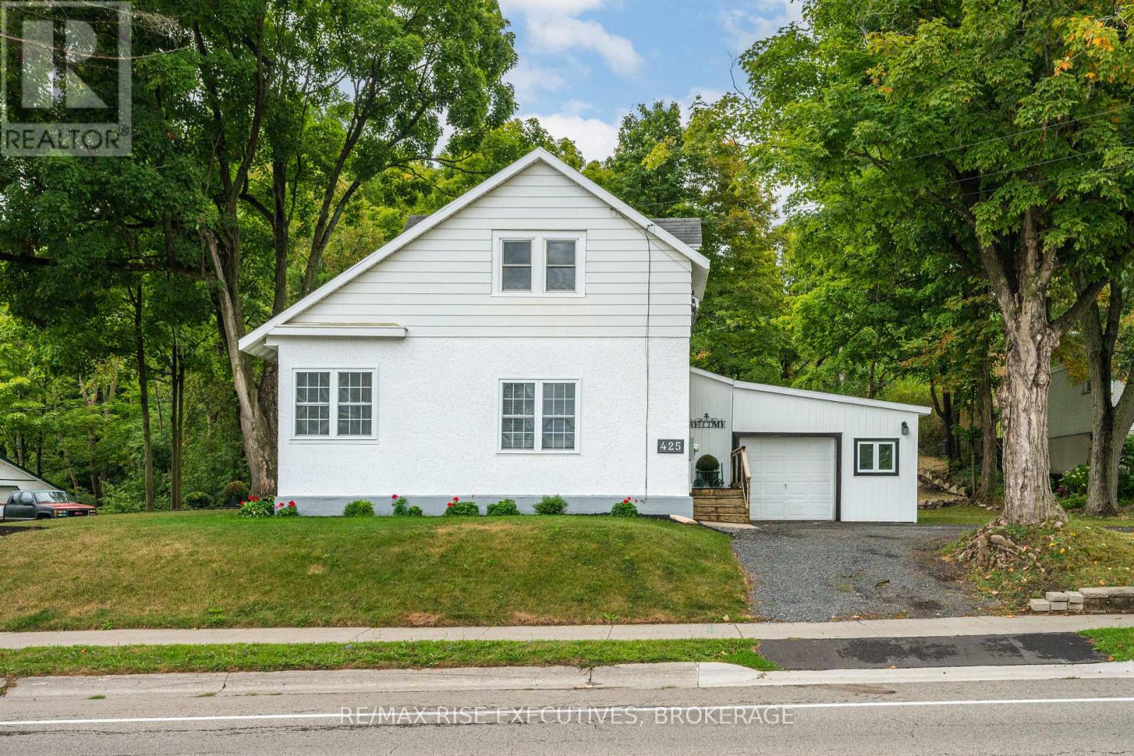 425 KING STREET W