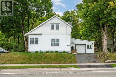 425 KING STREET W Gananoque ON K7G2G8