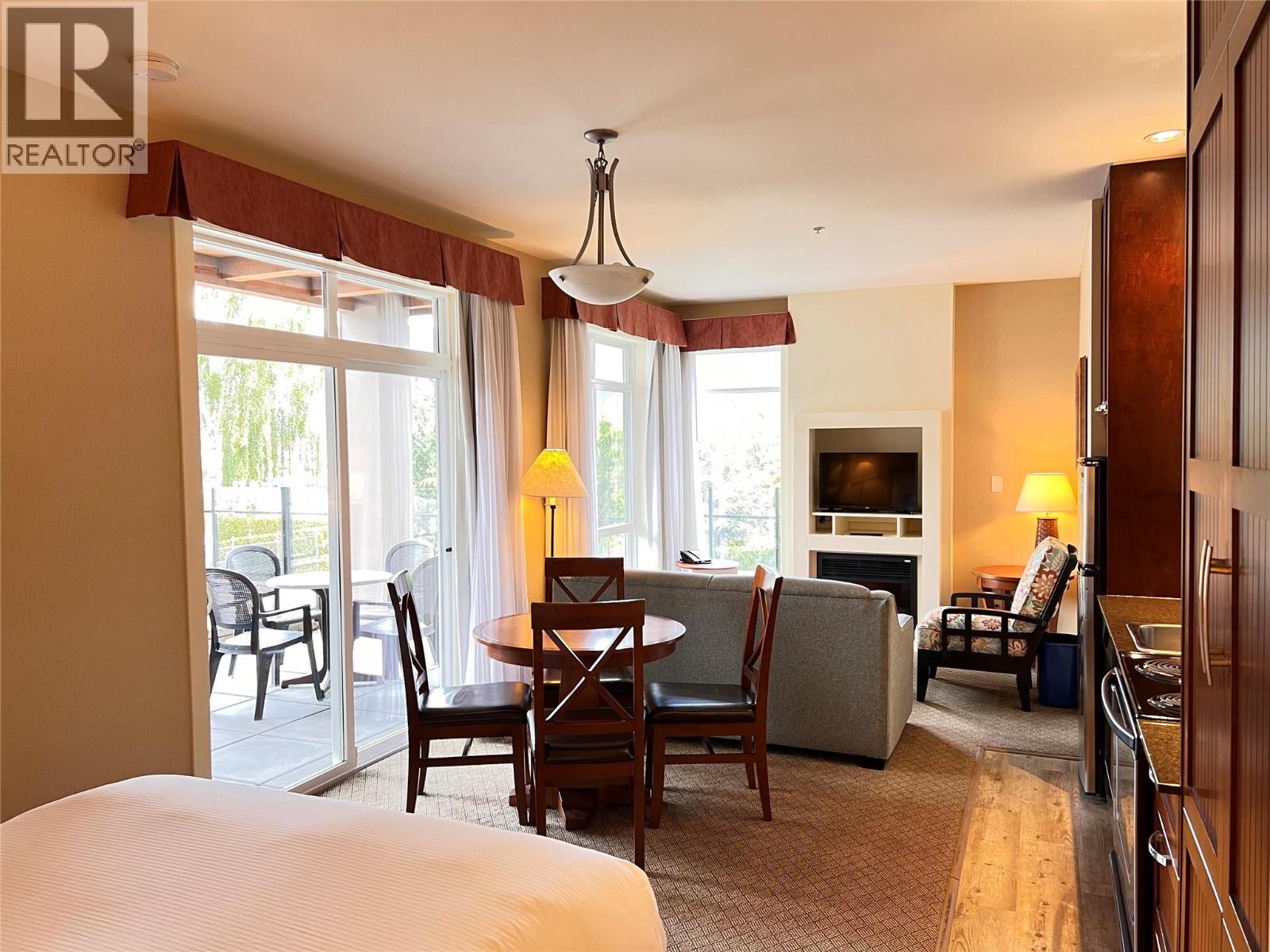 13011 LAKESHORE Drive S Unit# 115