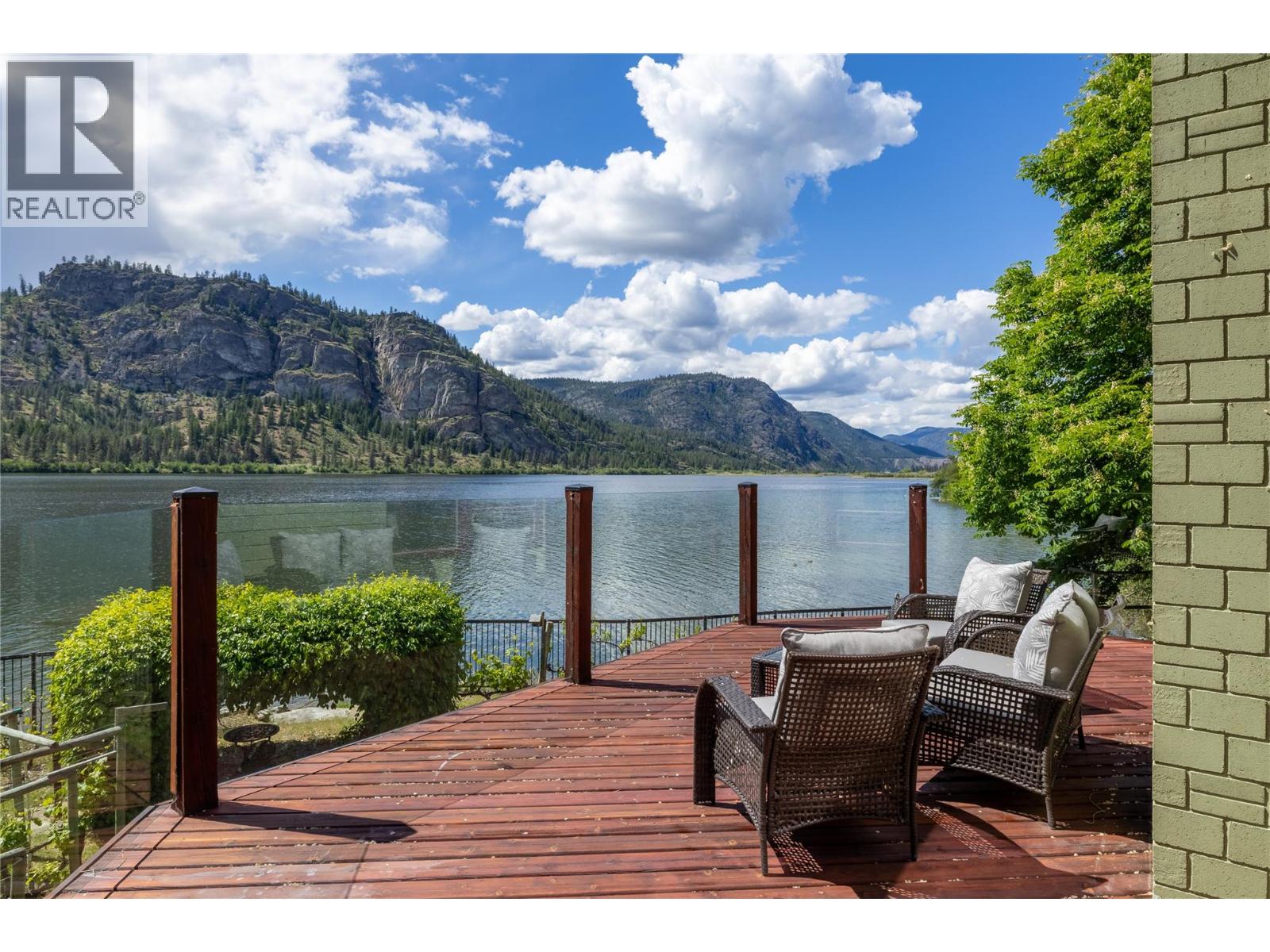 3104 Vaseux Lake Crescent