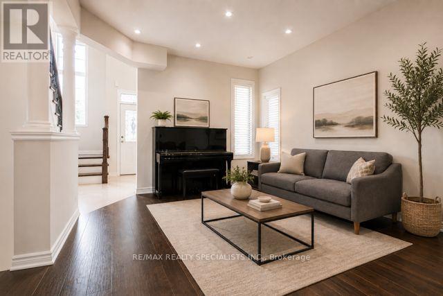 7 KINGSPOINT CIRCLE