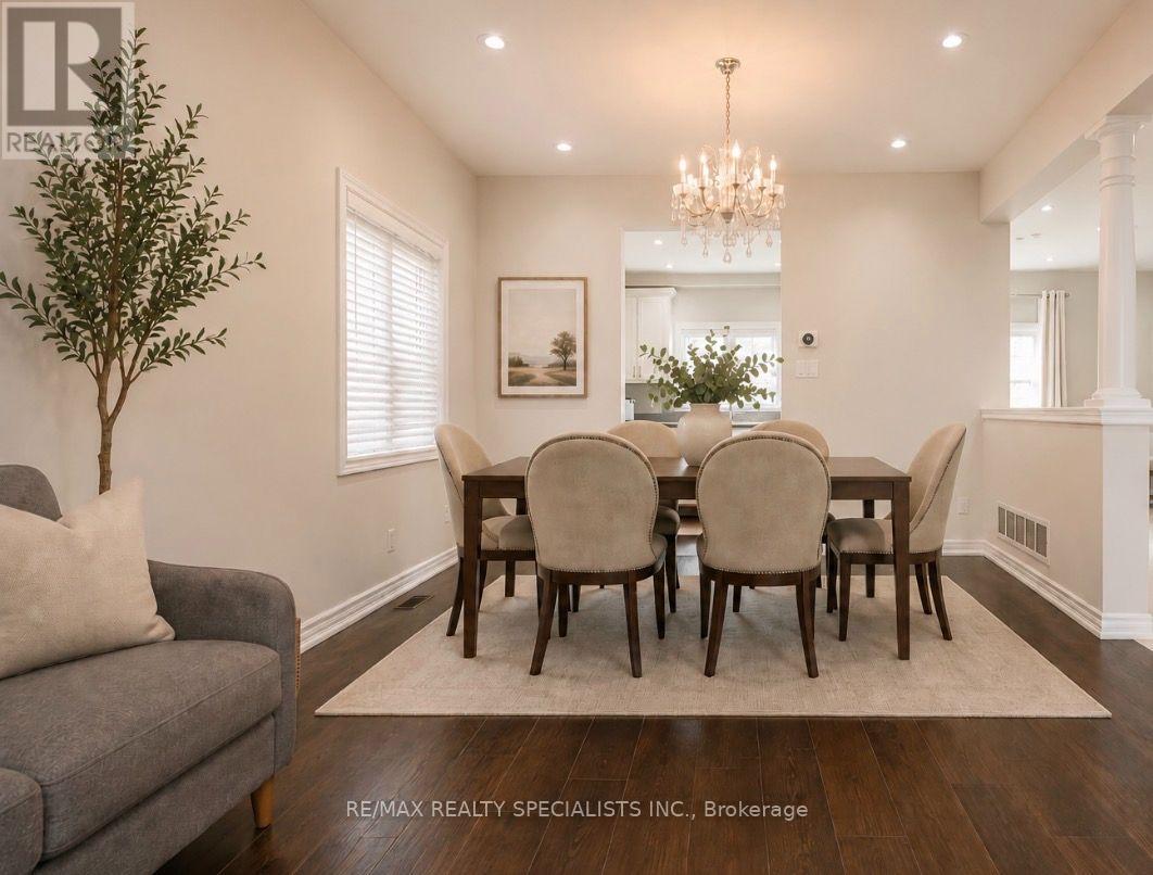 7 KINGSPOINT CIRCLE
