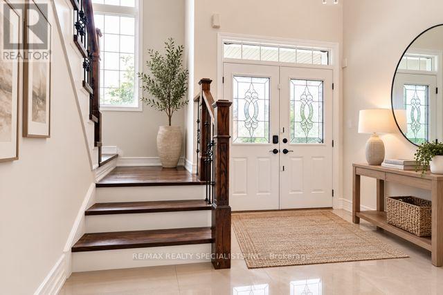 7 KINGSPOINT CIRCLE