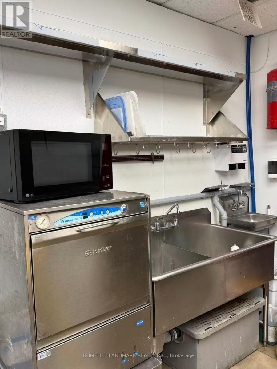 165 - 390 SILVER STAR BOULEVARD