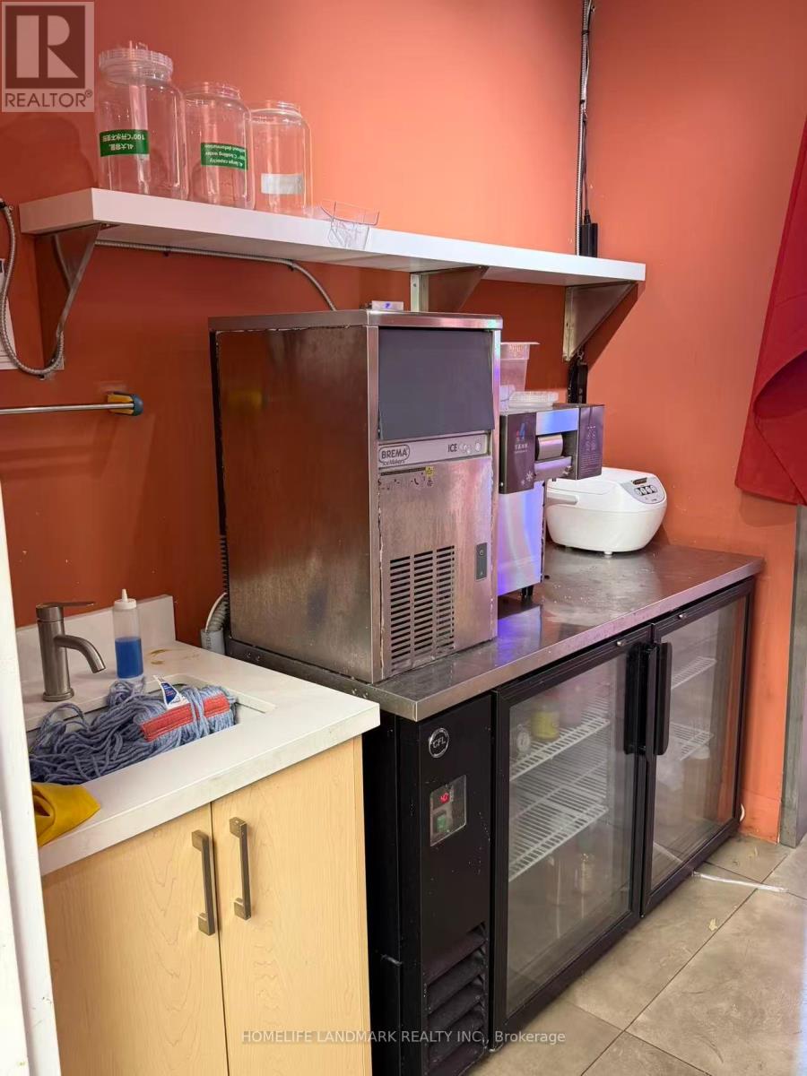 165 - 390 SILVER STAR BOULEVARD