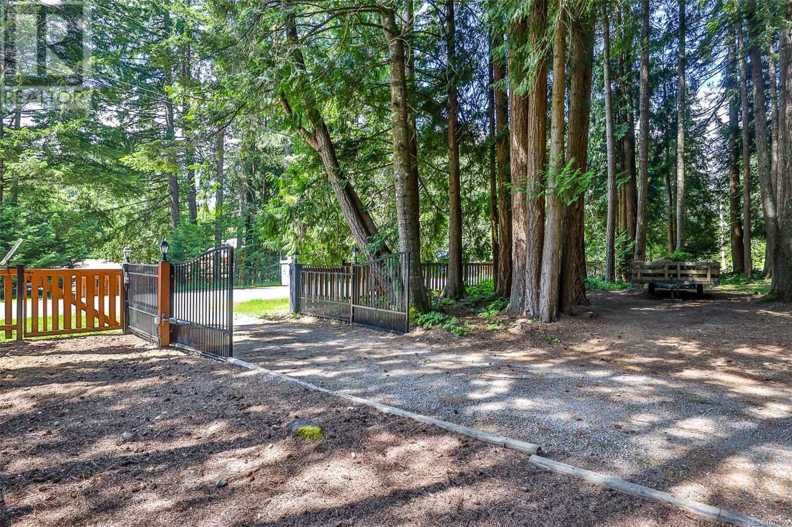 3389 Ridgeview Cres