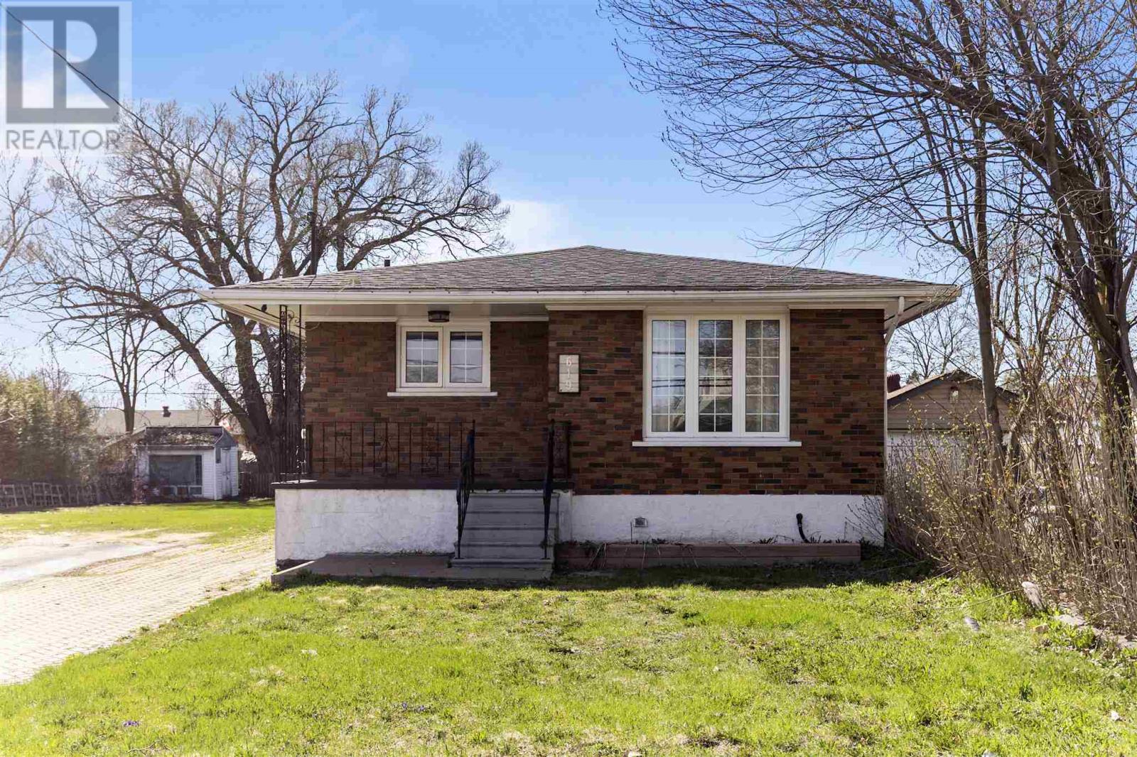 Homes for Sale Sault Ste. Marie 619 Wellington ST W
