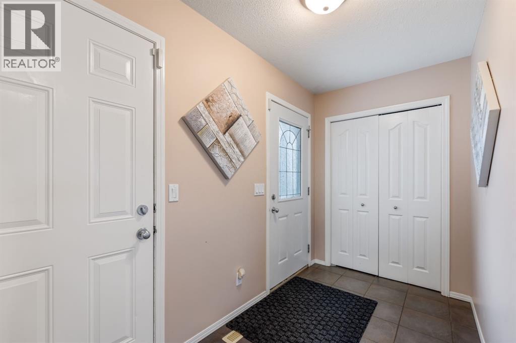 20 Saddlecrest Terrace NE