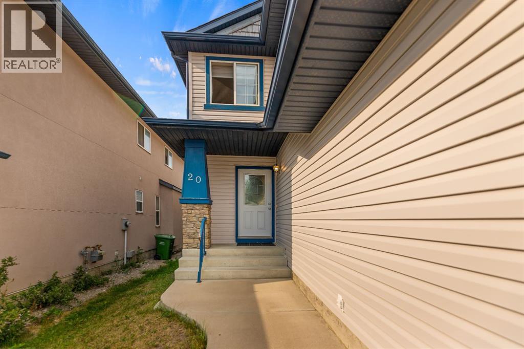 20 Saddlecrest Terrace NE