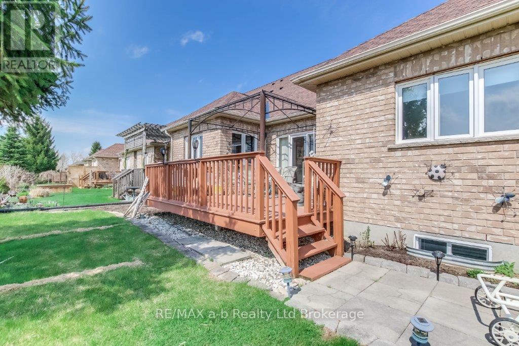 717 GARDEN COURT CRESCENT