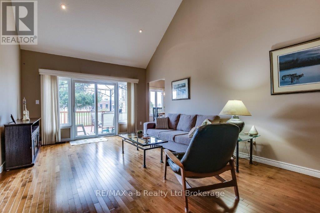 717 GARDEN COURT CRESCENT