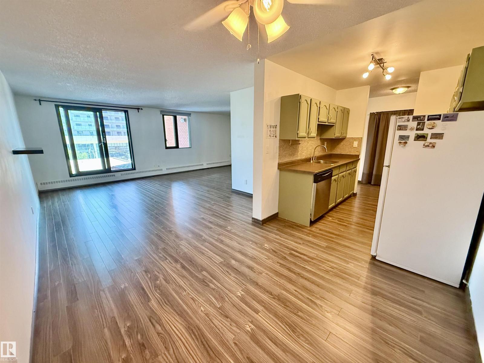 #409 10145 109 st NW