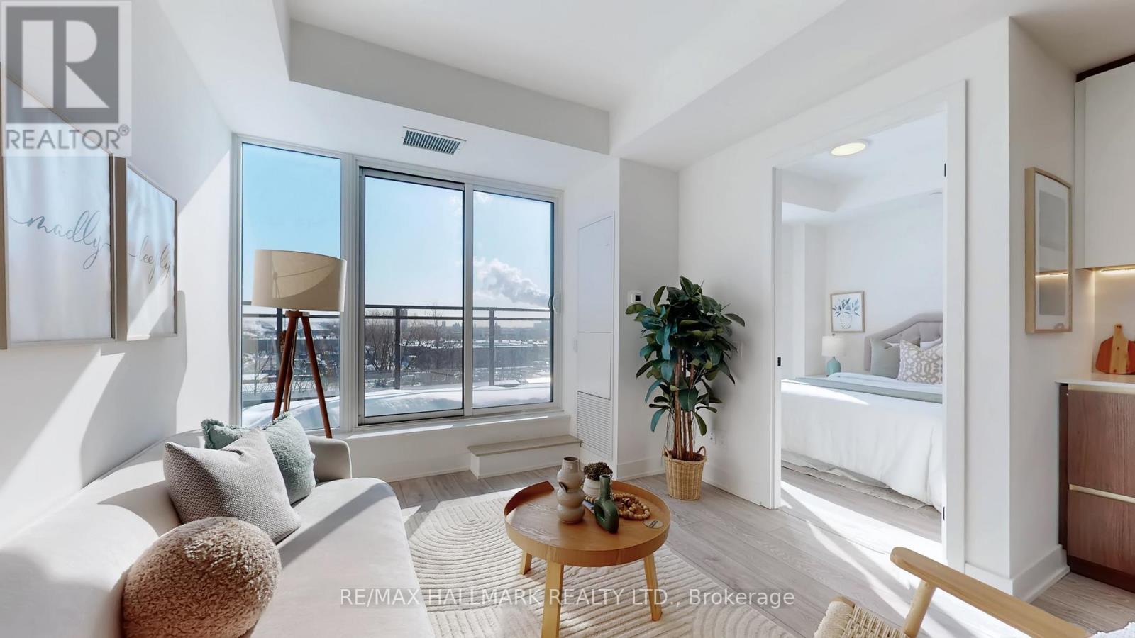 512 - 1285 QUEEN STREET E