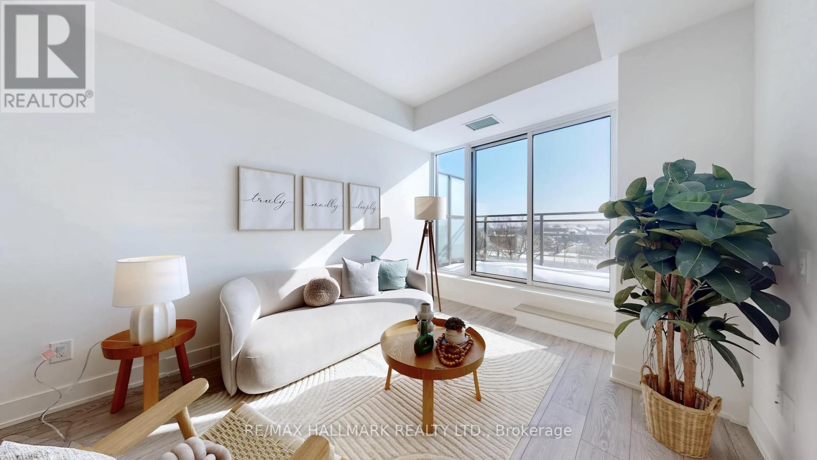 512 - 1285 QUEEN STREET E