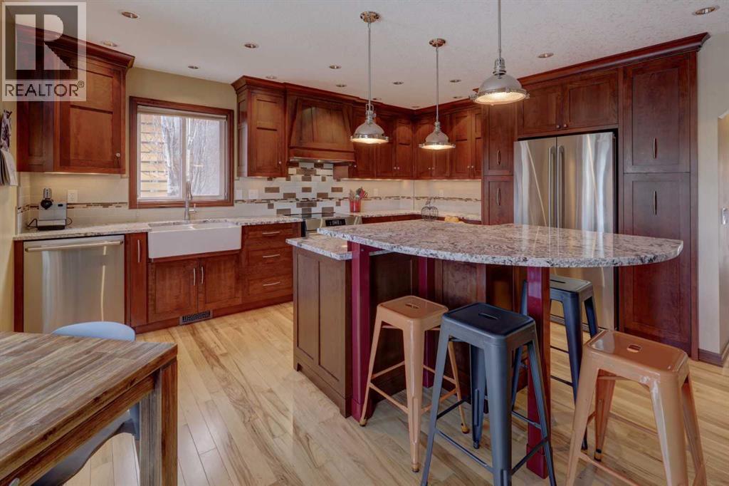 66 Scimitar Point NW