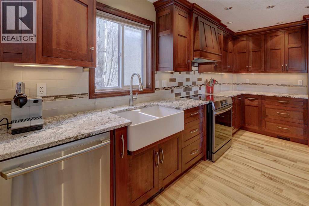 66 Scimitar Point NW