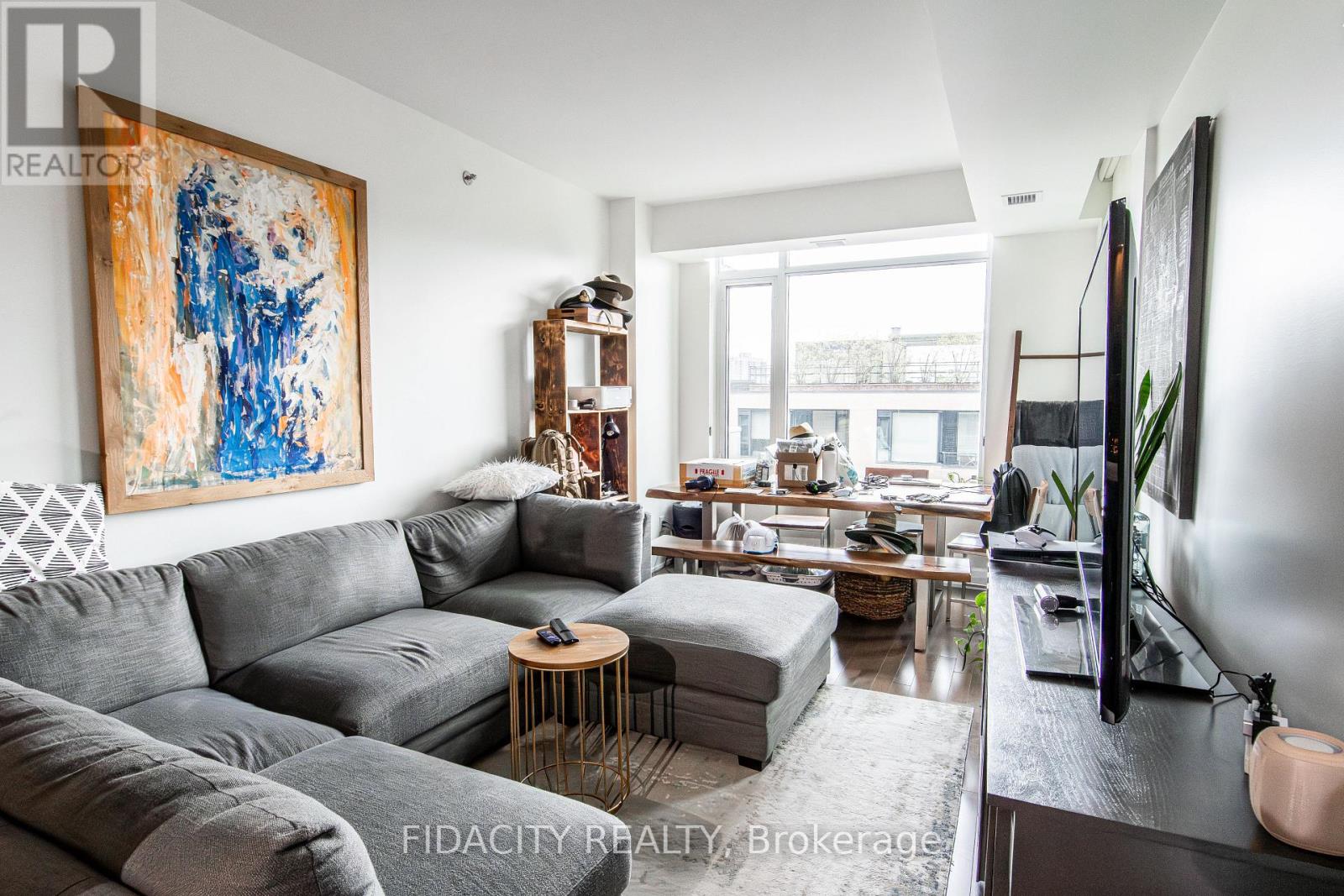 607 - 108 RICHMOND ROAD