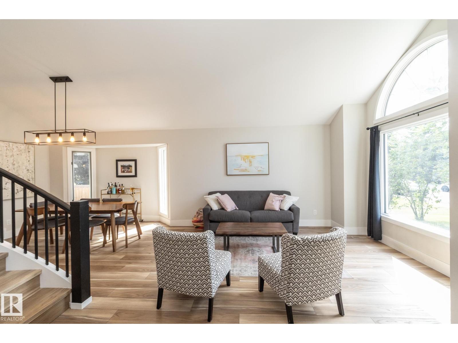 808 HEPBURN AV NW