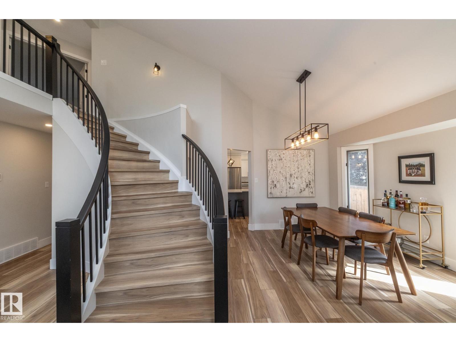 808 HEPBURN AV NW