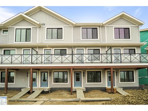 22 ELIZABETH GD Spruce Grove AB T7X3C7