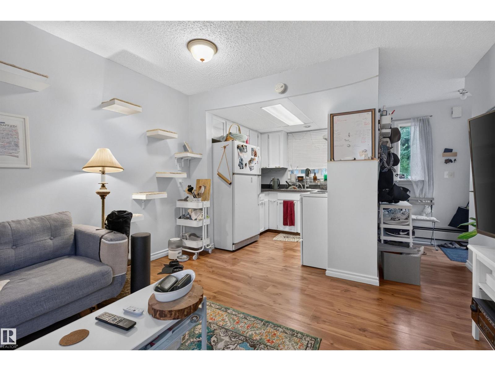 10831 80 AV NW