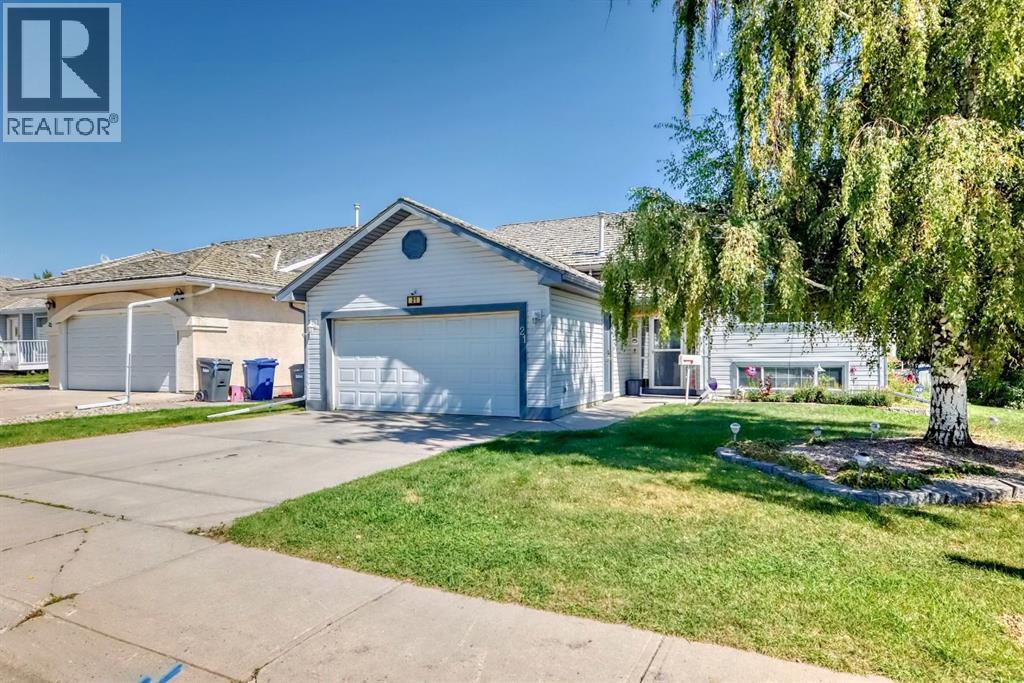 21 Strathmore Lakes Way