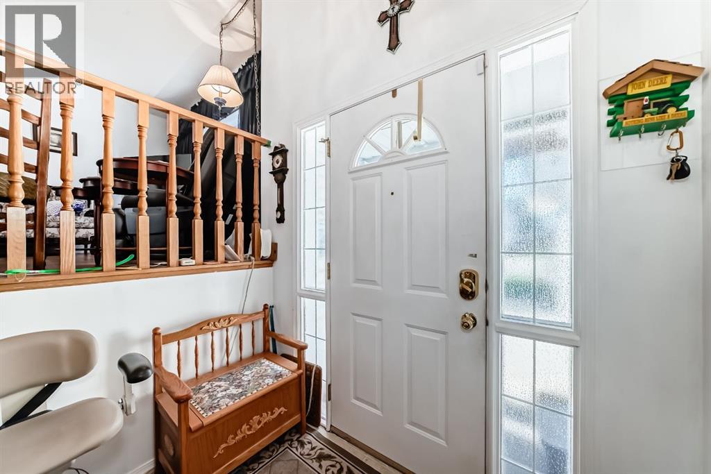 21 Strathmore Lakes Way