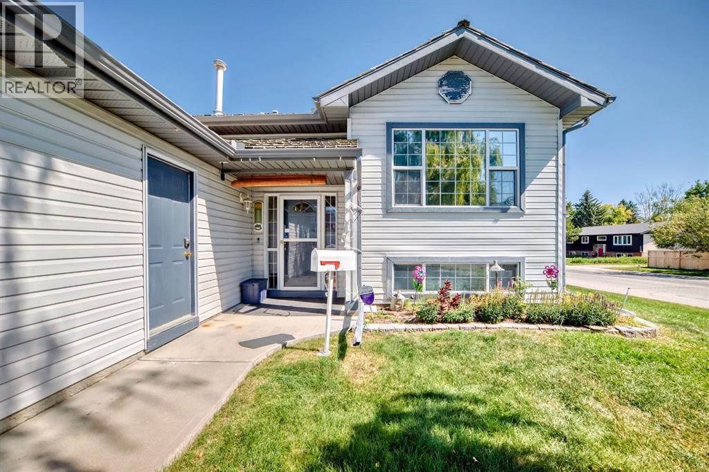 21 Strathmore Lakes Way