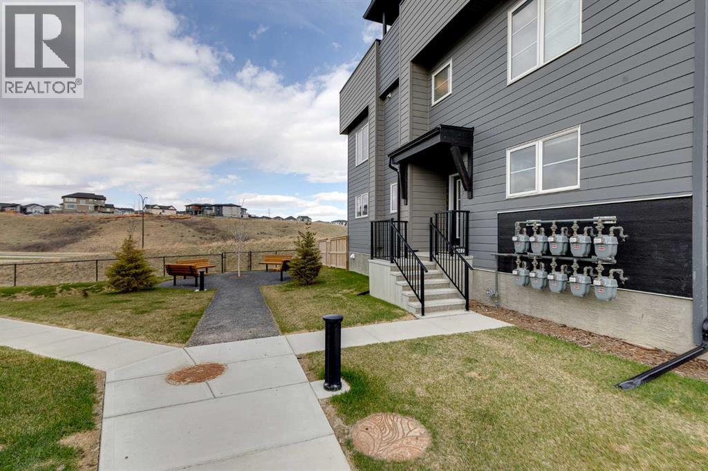 302, 260 Rowley Way NW