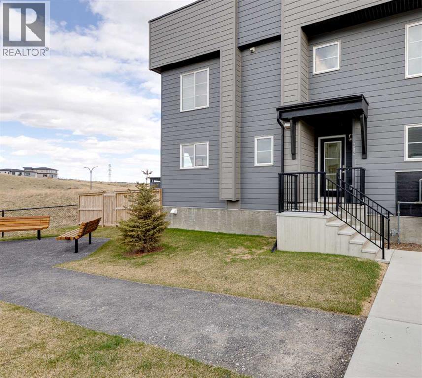 302, 260 Rowley Way NW