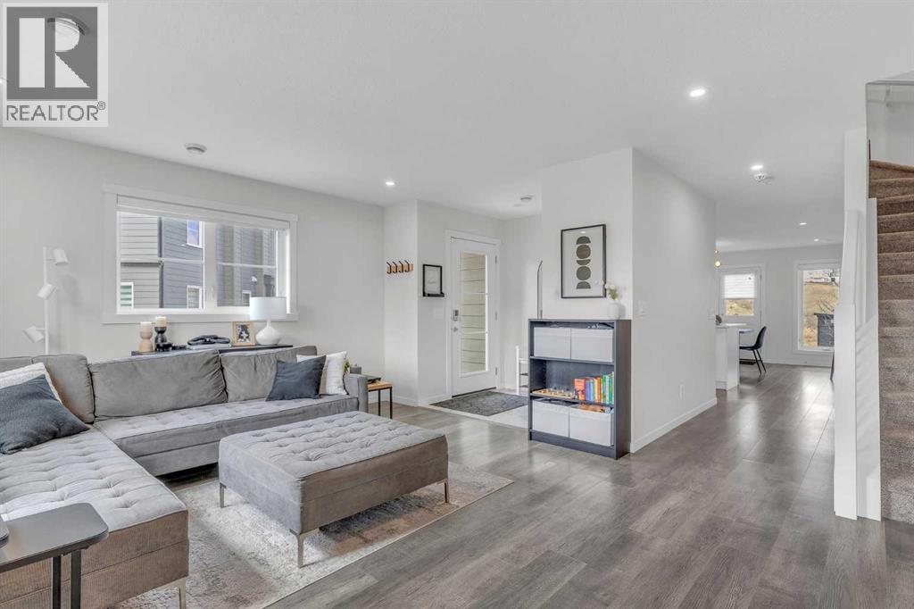 302, 260 Rowley Way NW