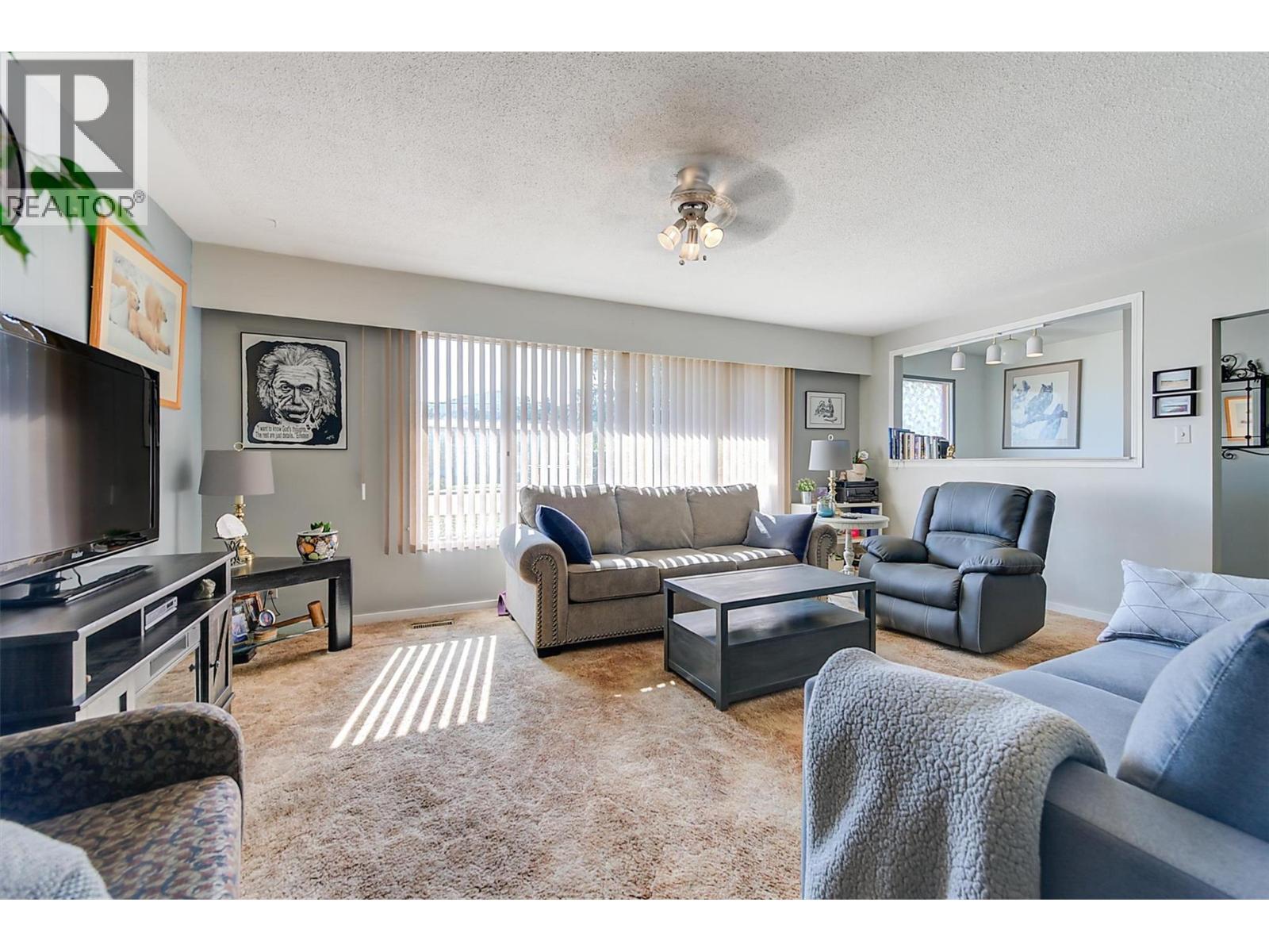 280 Dougall Road S