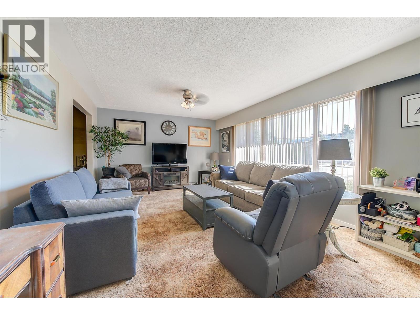 280 Dougall Road S