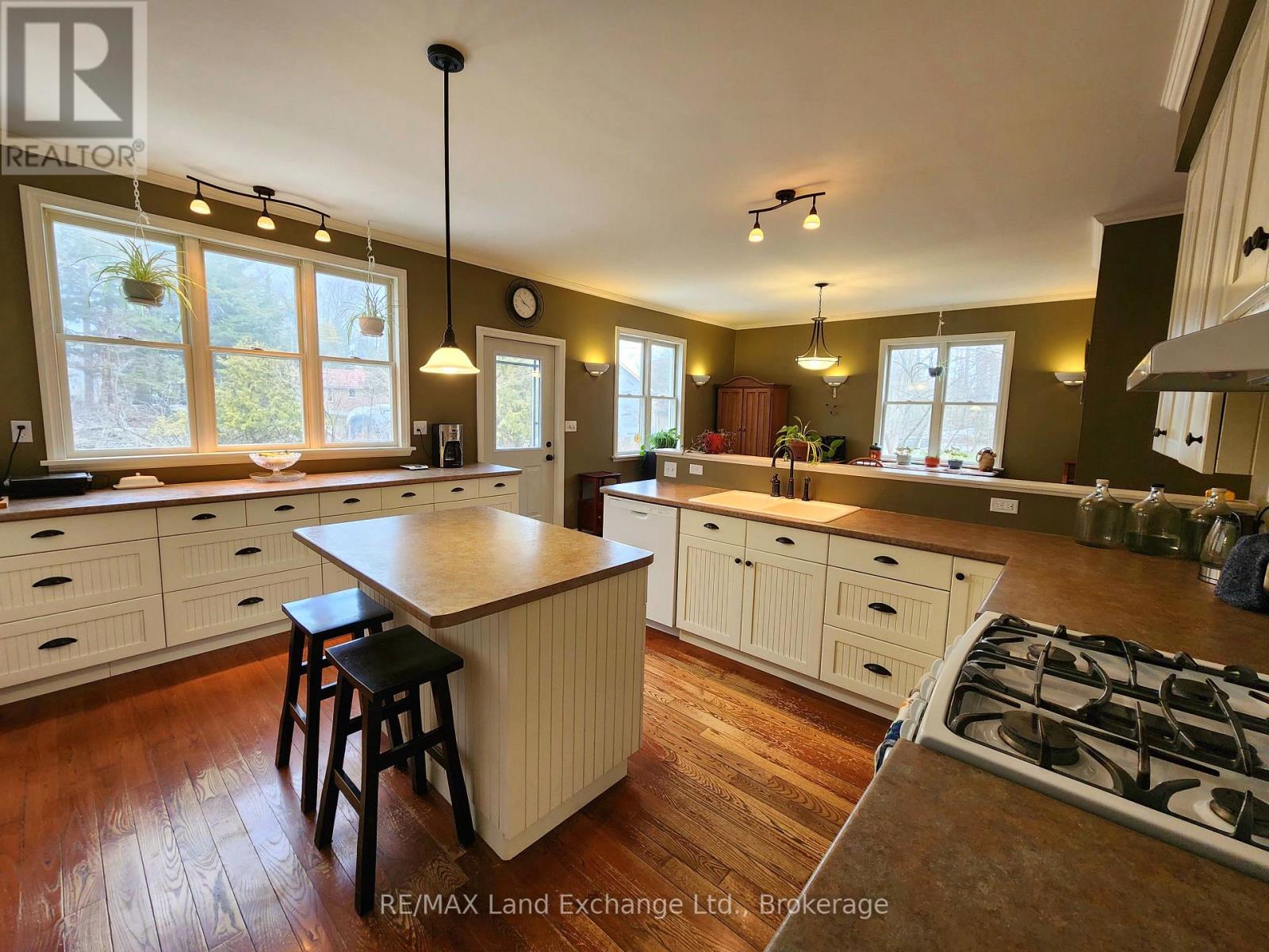 234 SHADYWOOD CRESCENT