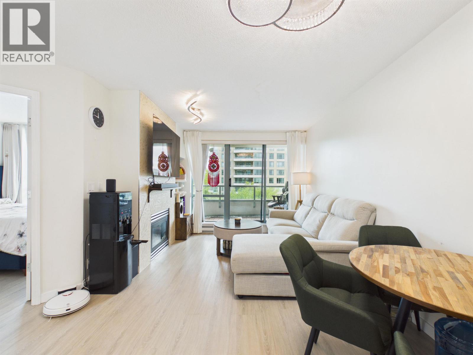 501 6611 SOUTHOAKS CRESCENT