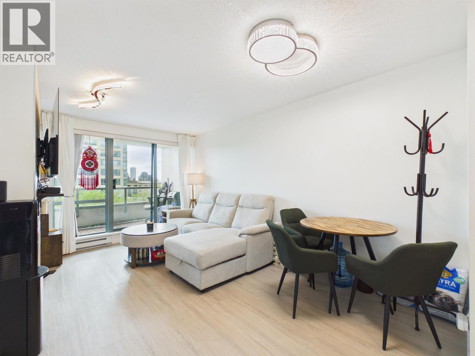 501 6611 SOUTHOAKS CRESCENT