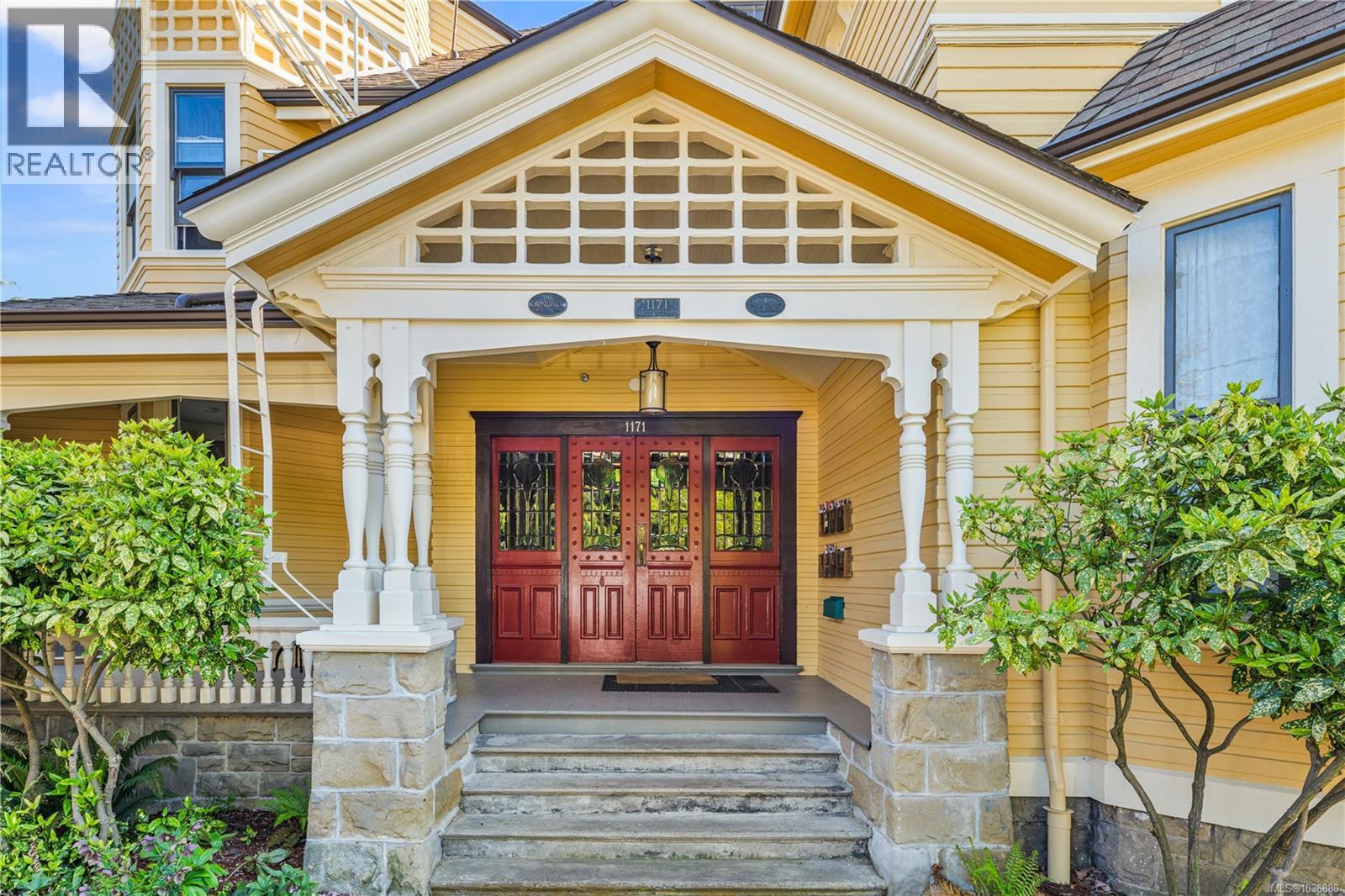 1171 Rockland Ave