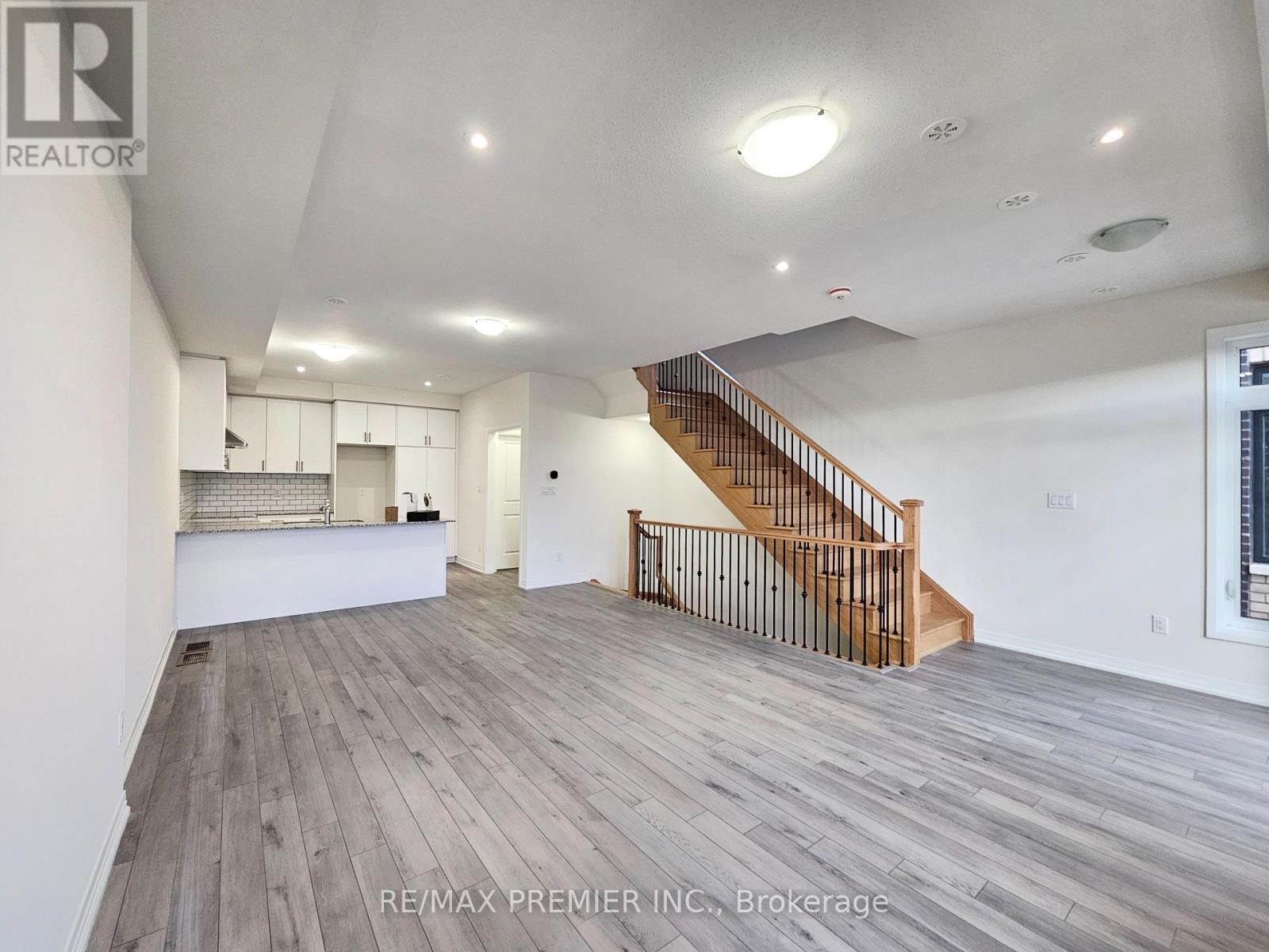 142 TURNBERRY LANE
