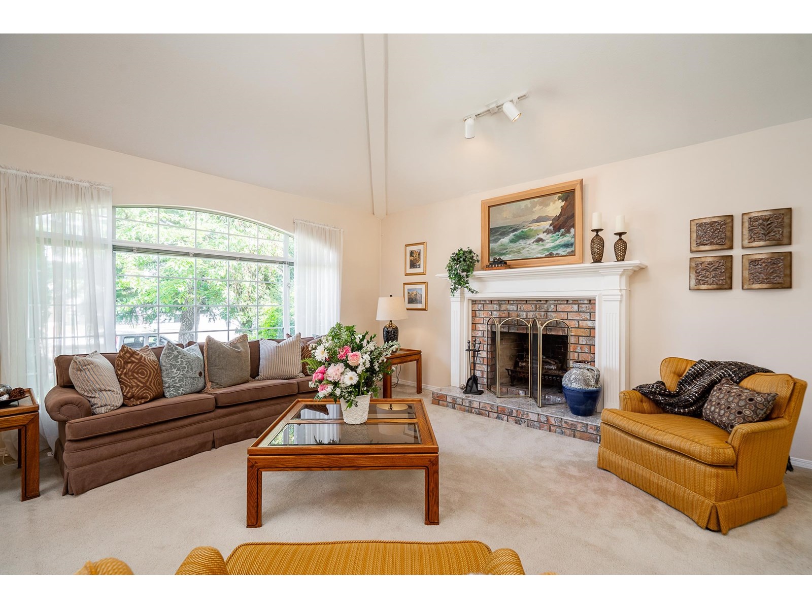 3277 NADEAU PLACE