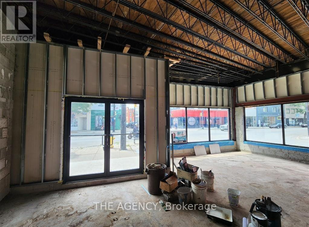 130 CHRISTINA STREET N