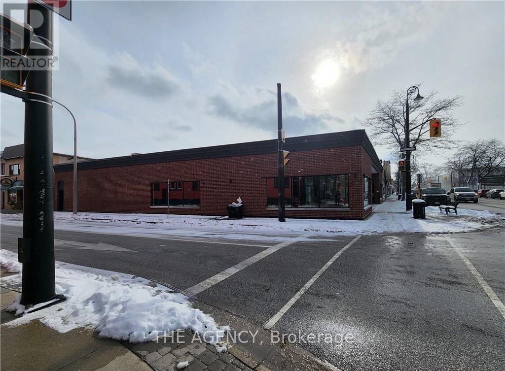 130 CHRISTINA STREET N