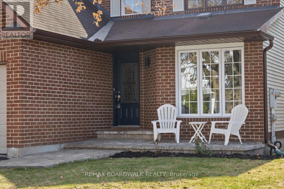 1715 TEAKDALE AVENUE