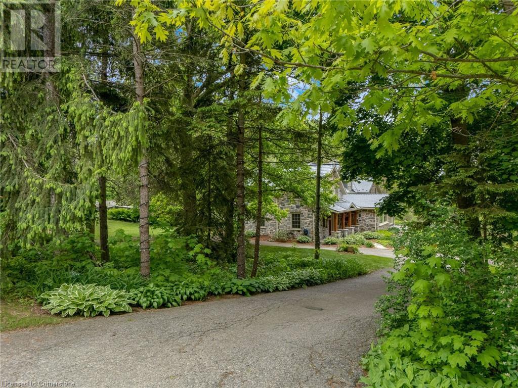 17 THE KIRKSWAY