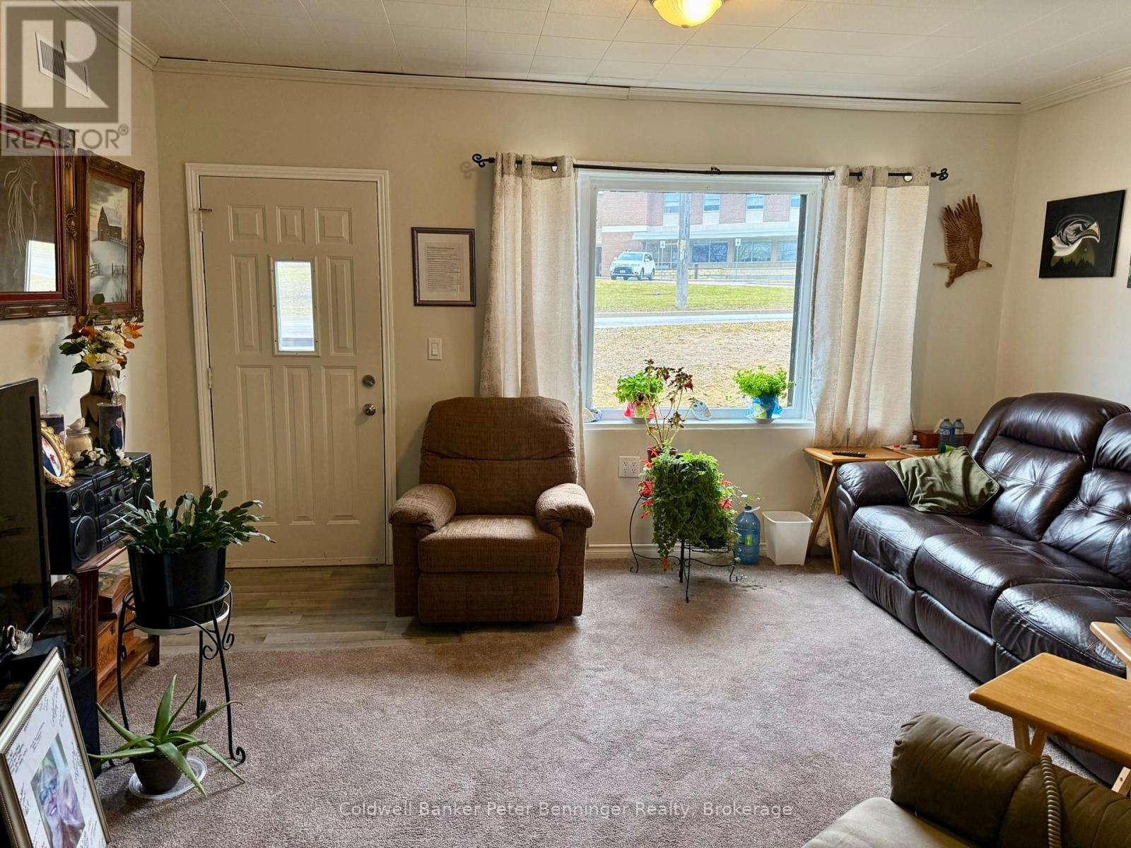 22 MCGIVERN STREET W