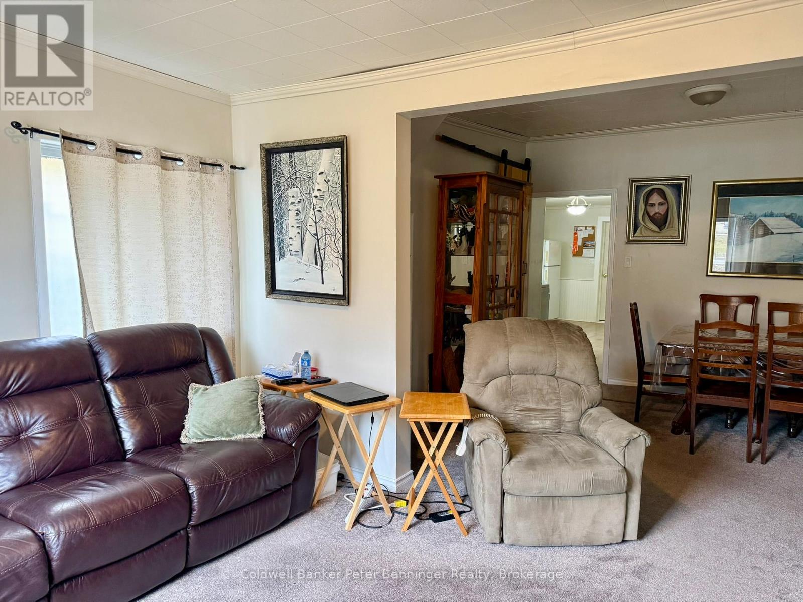 22 MCGIVERN STREET W