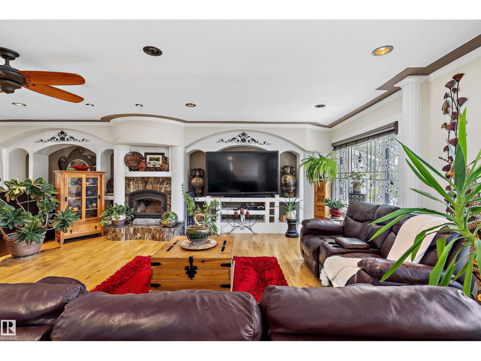 11124 110A AV NW NW