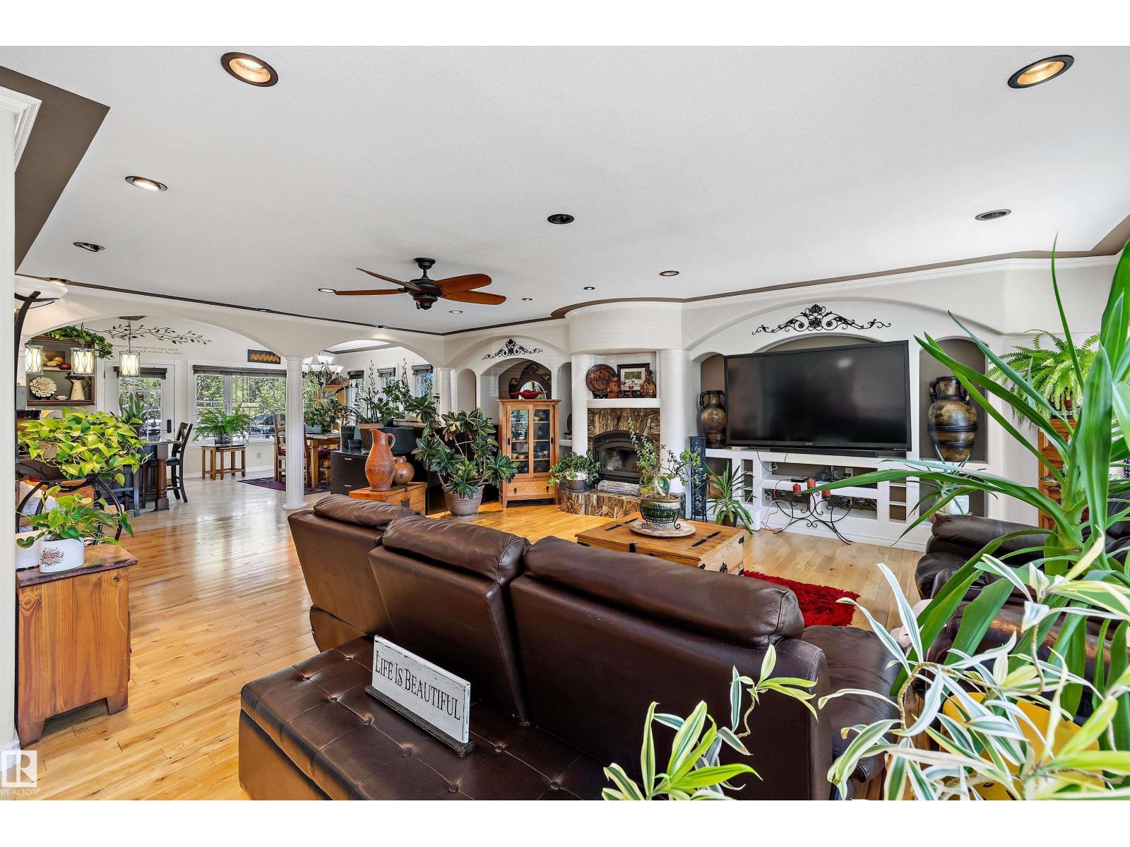 11124 110A AV NW NW
